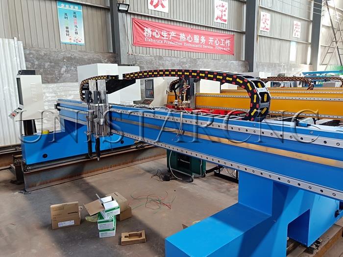 Ground Rail CNC Plasma Metal Cutting Machine Ground Rail CNC Plasma Metal Cutting Machine